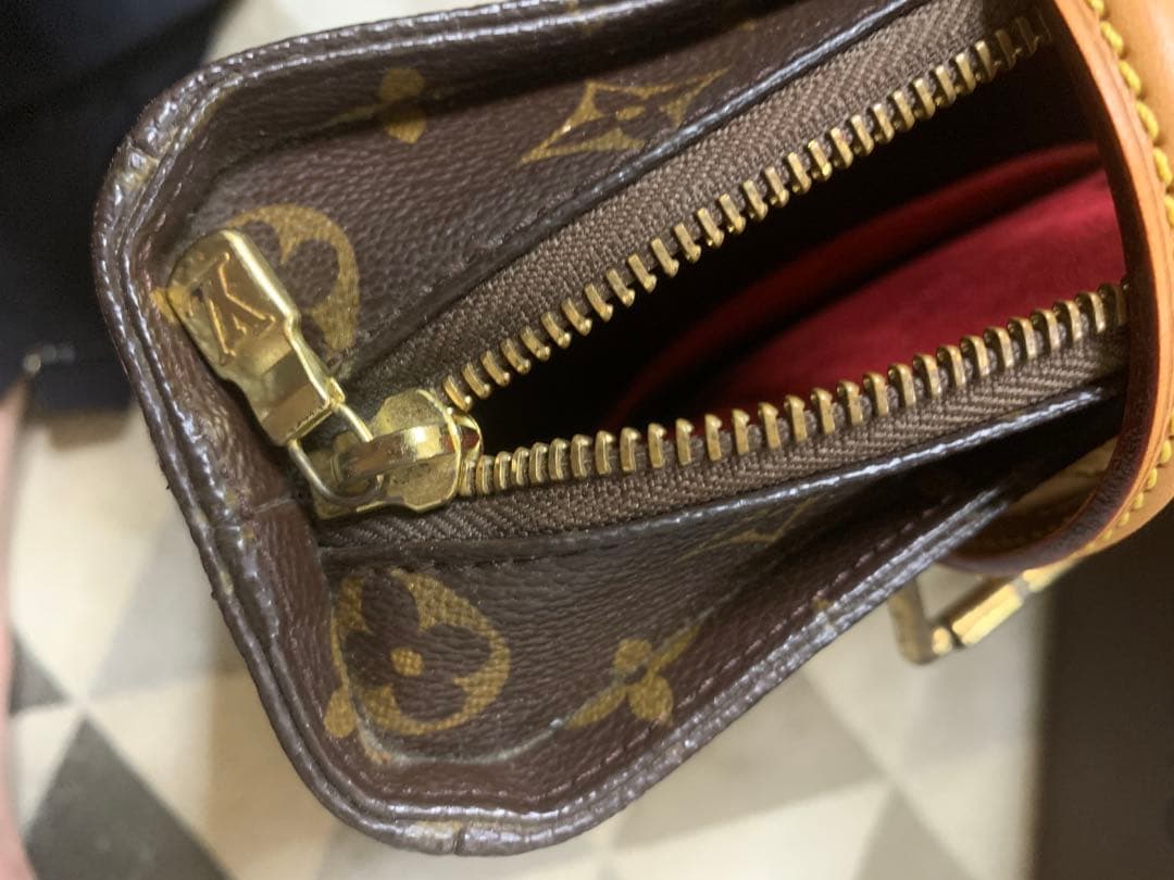 Louis Vuitton ハンドバッグ。バッグ ダークブラウン