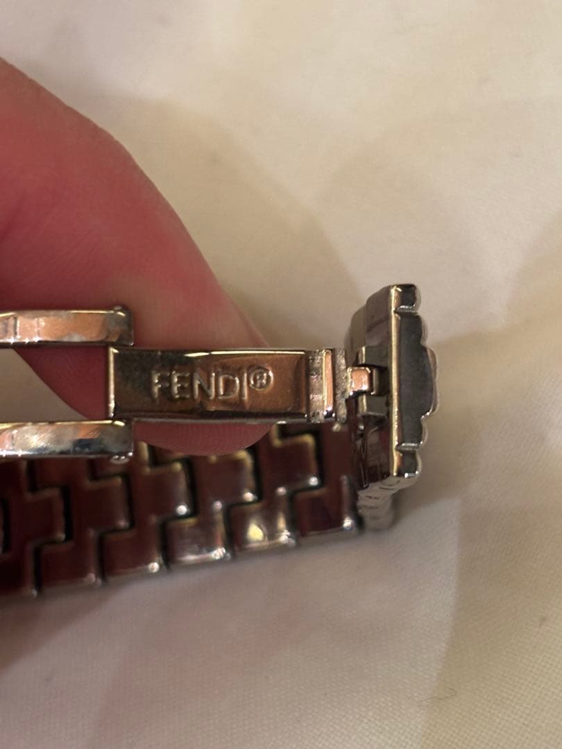 FENDI フェンディ　レディース 時計 シルバー　電池切れ