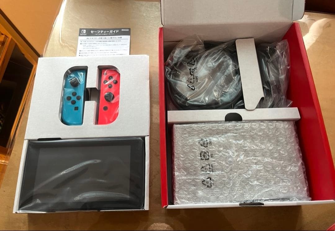 新品未使用Nintendo Switch 本体 青/赤 Joy-Con
