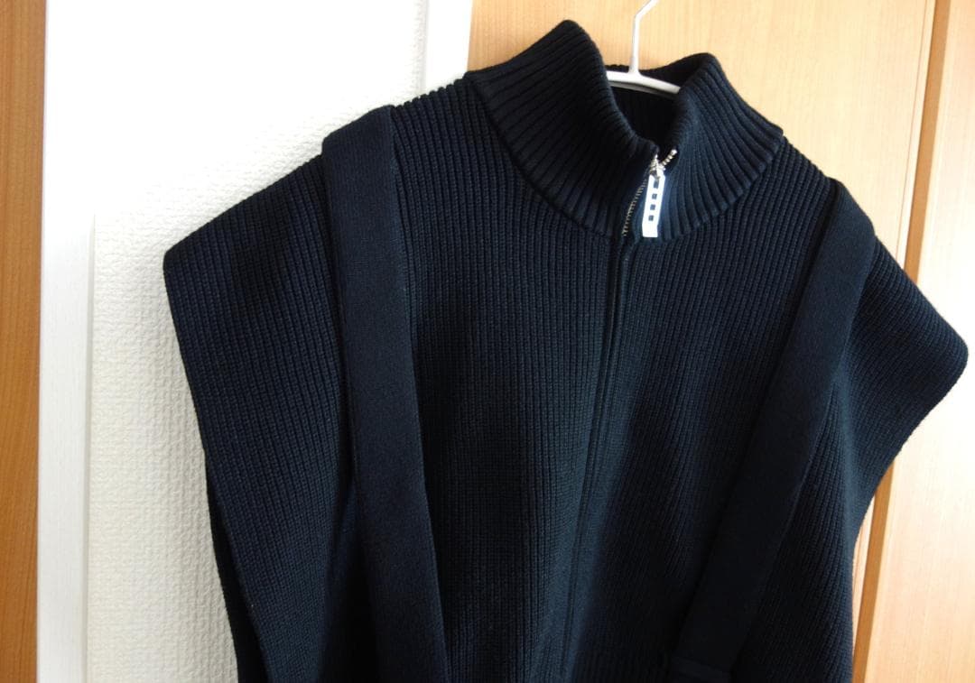 UN3D. フロントジップニットベスト ブラック