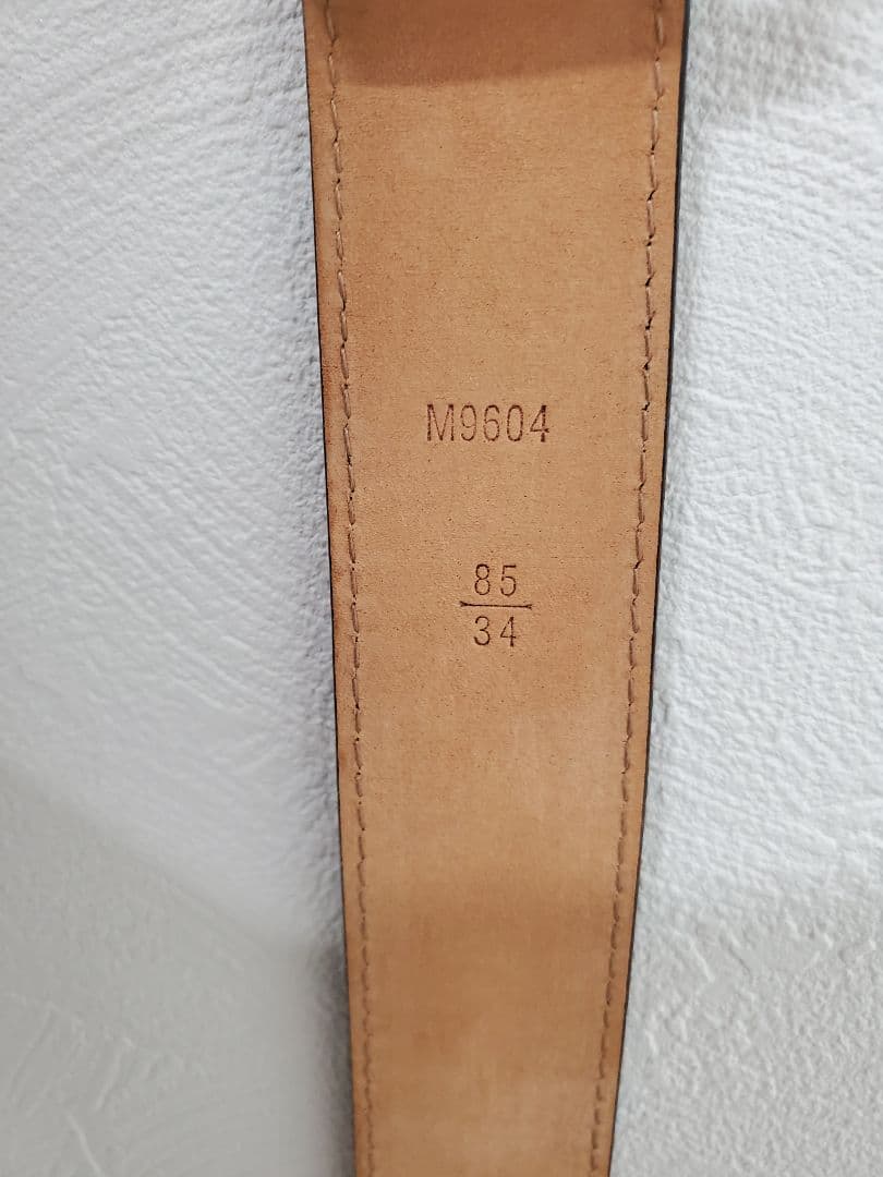 美品　ルイヴィトン サンチュールLVイニシャルベルト 85/34ブラック レザー