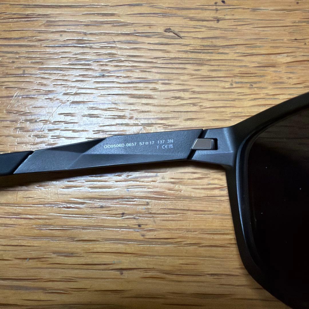 OAKLEY オークリー 9506D-0657 サングラス