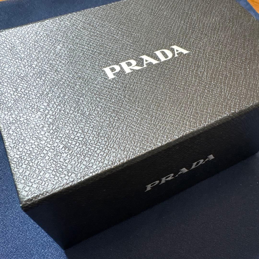 プラダ　オーグメンテッド スキン アイクリーム　ギフトBOX付き