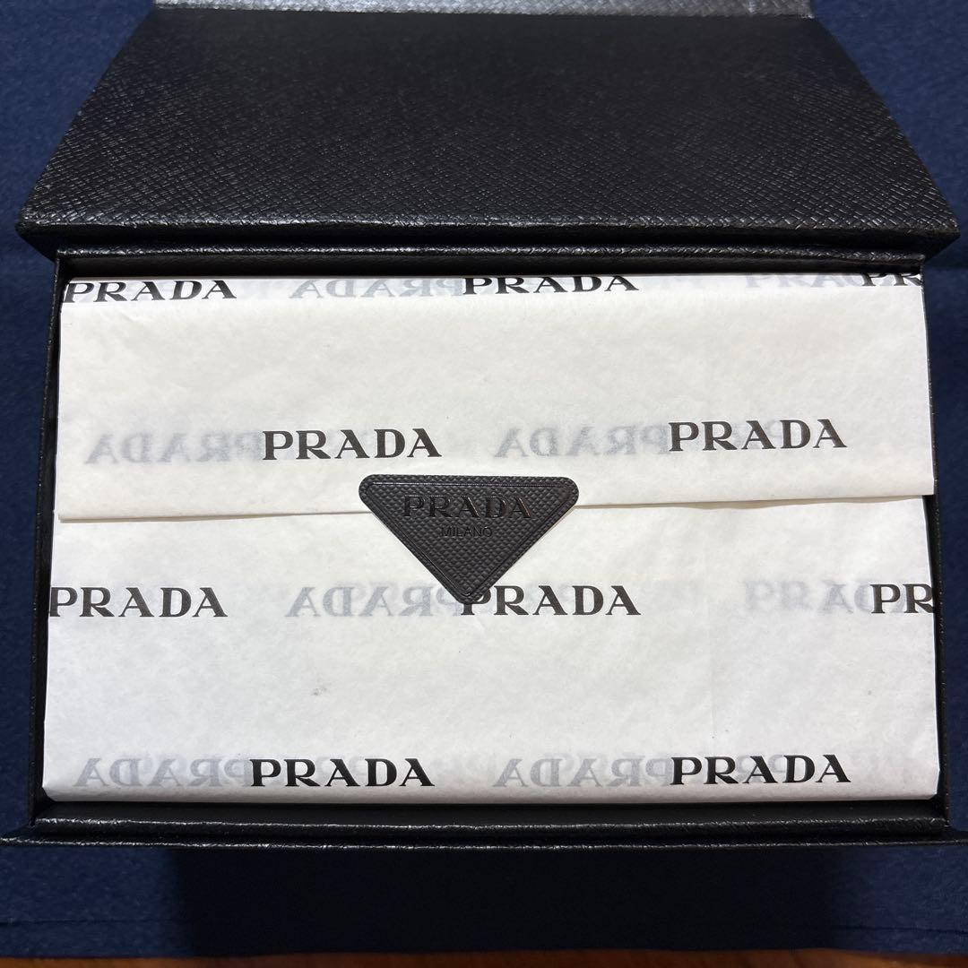 プラダ　オーグメンテッド スキン アイクリーム　ギフトBOX付き