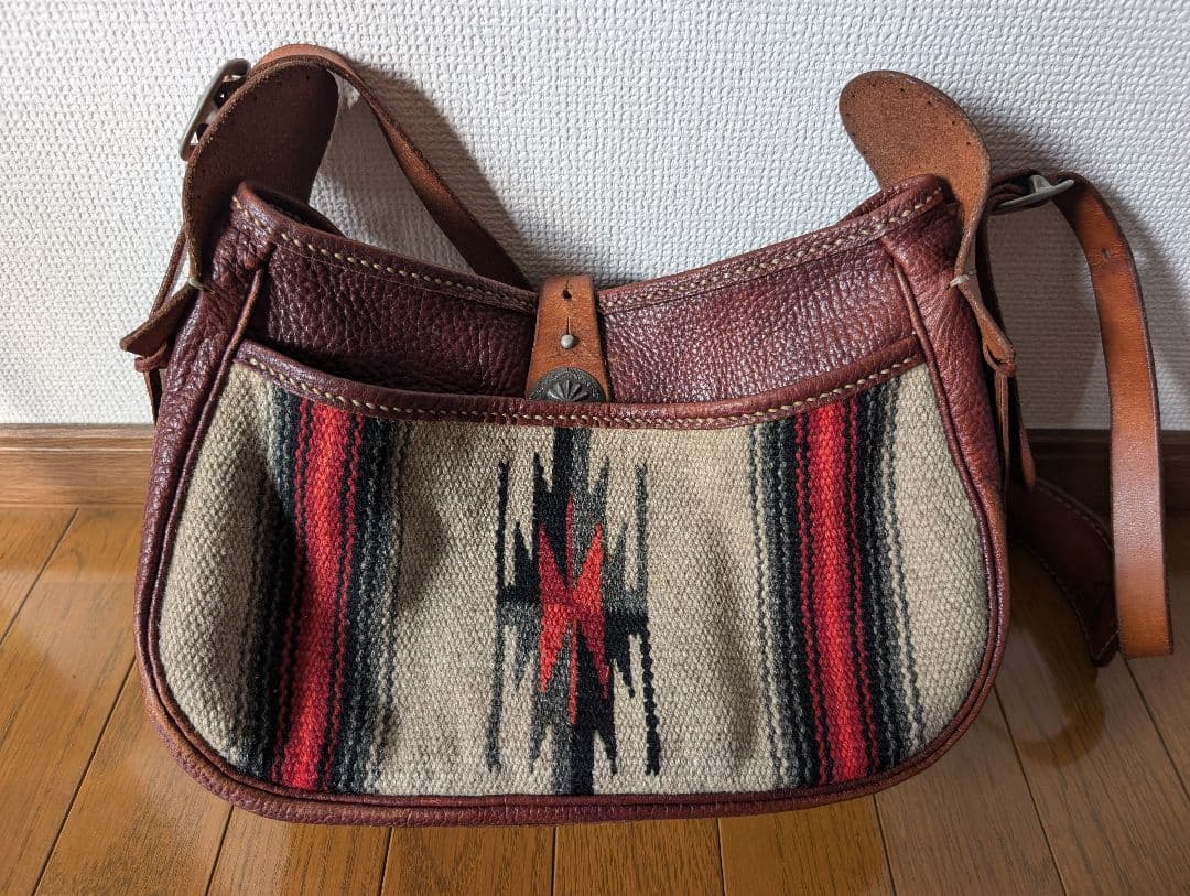 ラッキージョン ショルダーバッグ