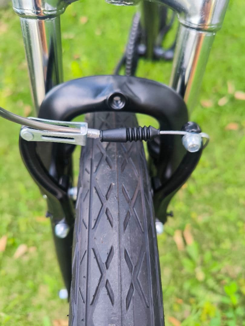 ☆大セール☆　未使用　26インチ　6段　タイヤが太くてカッコよいマウンテンバイク