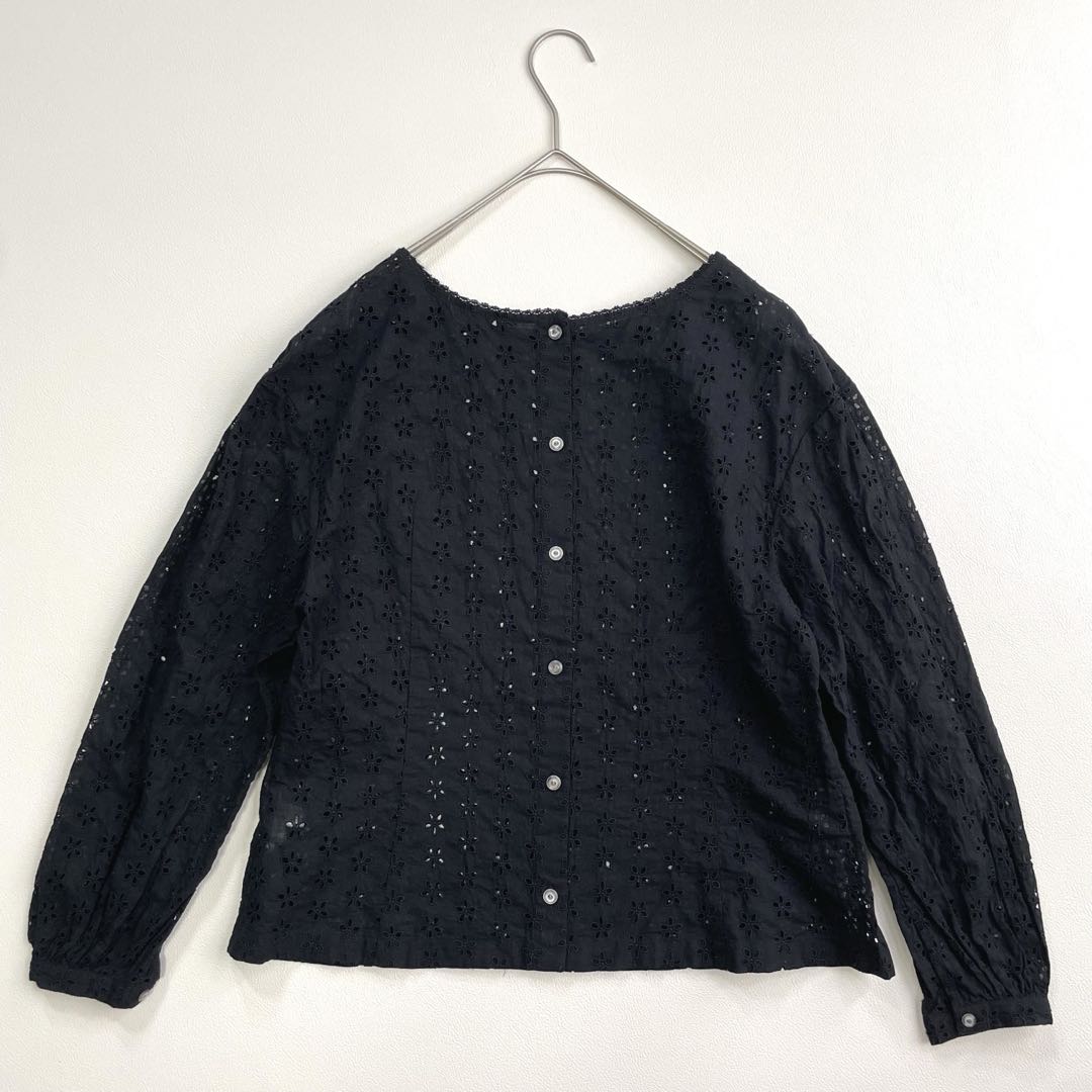 6325【美品】45R カットワークブラウス　度甘平カットワークブラウス 黒