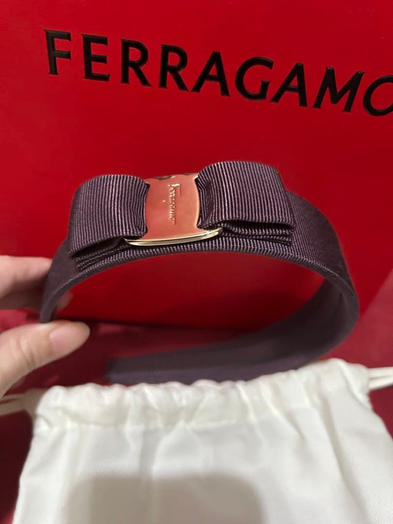 FERRAGAMO リボン付きヘアバンドカチューシャ