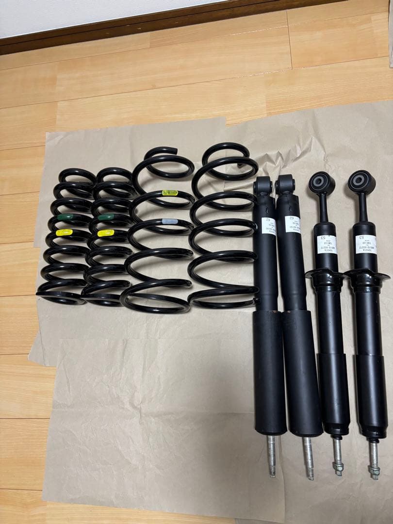さだトヨタ ランクル150プラド ディーゼル用 純正ダンパー コイル サス