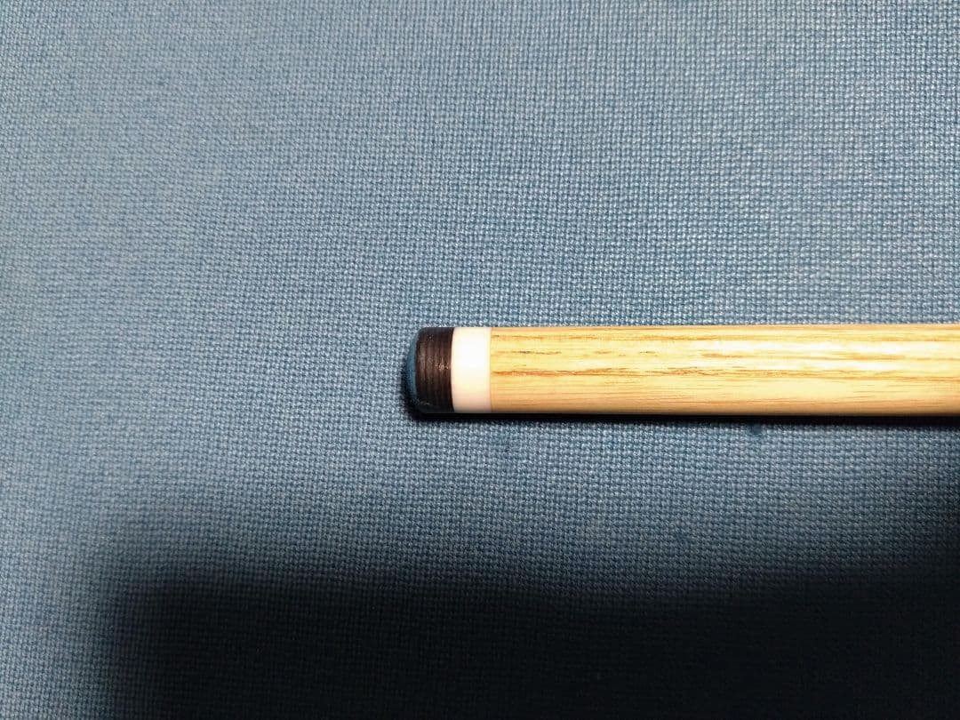 コモドドラゴン、geez アッシュシャフト 11.8 ラジアル ロゴ無し