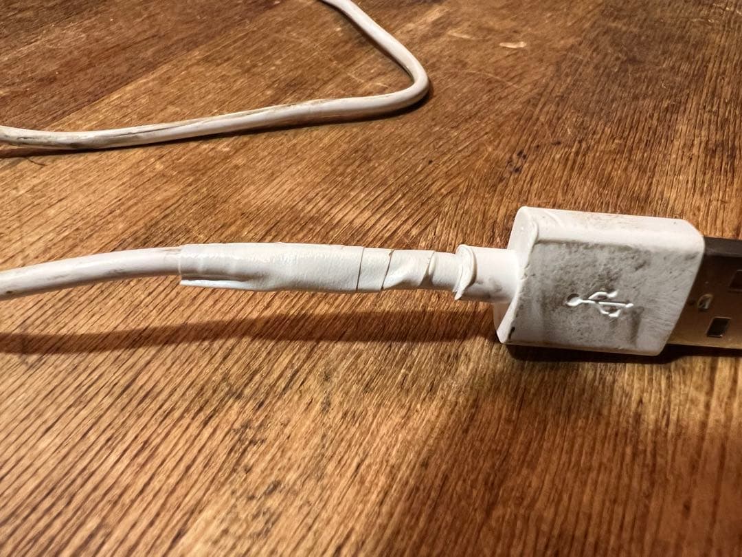 Arlo Pro3 アーロ　スポットライトカメラ　ワイヤレスセキュリティカメラ