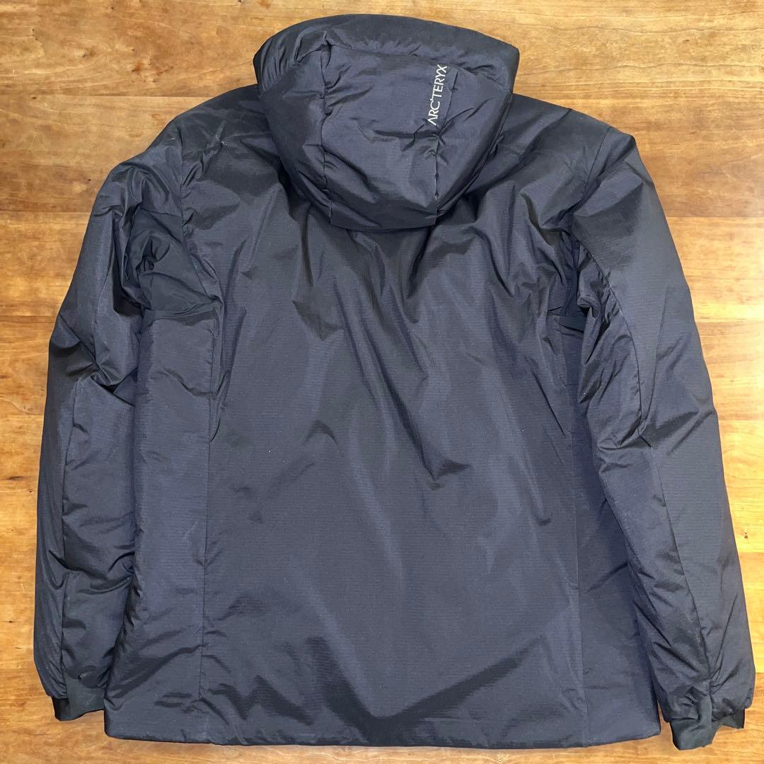 【新品未使用】アークテリクス アトムヘビーウェイト フーデイ サイズM 黒