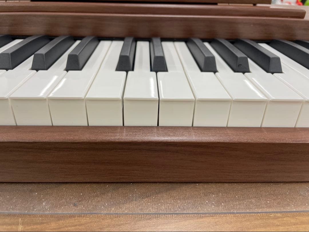 スタンド付き　電子ピアノ88鍵盤　木目調ボディ　マホガニー