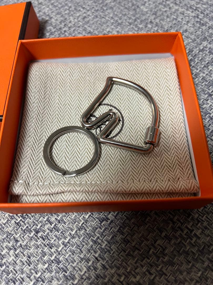 HERMES キーホルダー シュヴァル　馬　キーリング　エルメス