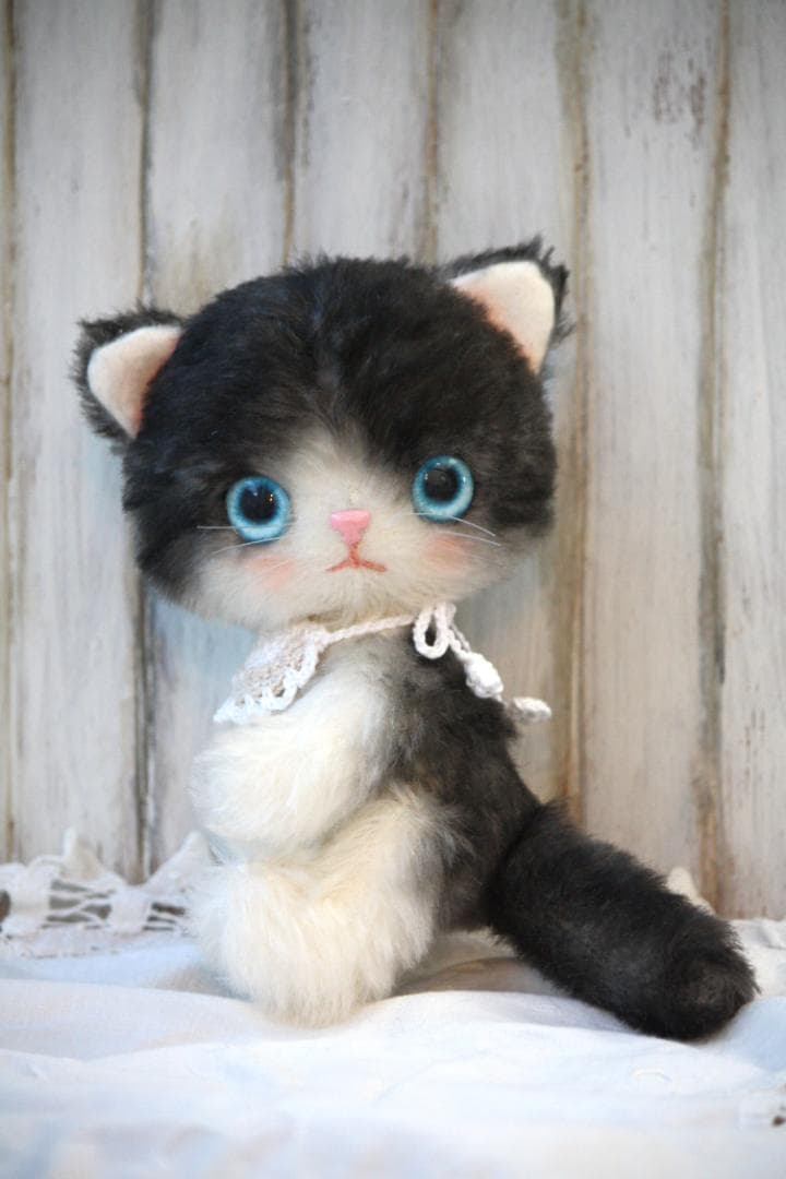 アートドール　ハンドメイド　天然モヘア　ハチワレちゃん　ぬいぐるみ