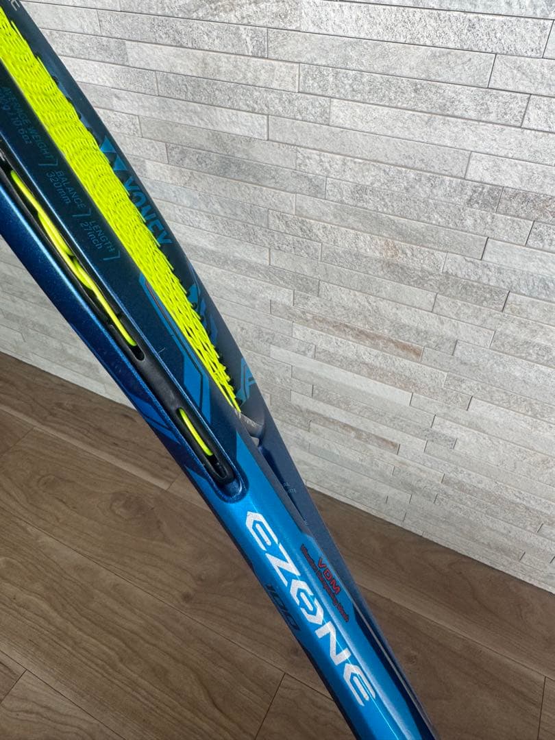EZONE100 イーゾーン　ヨネックステニスラケット　YONEX
