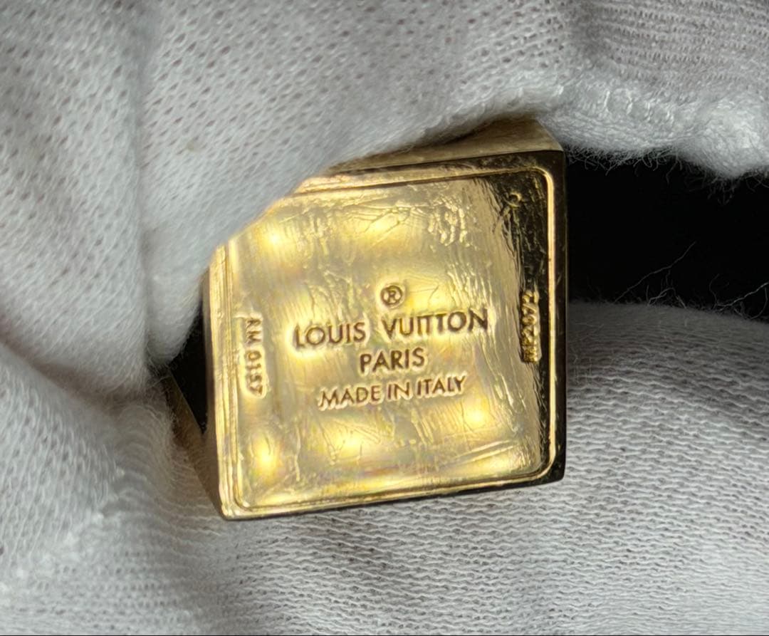 Louis Vuitton ✗ SUPREME コラボ ダイス キーホルダー