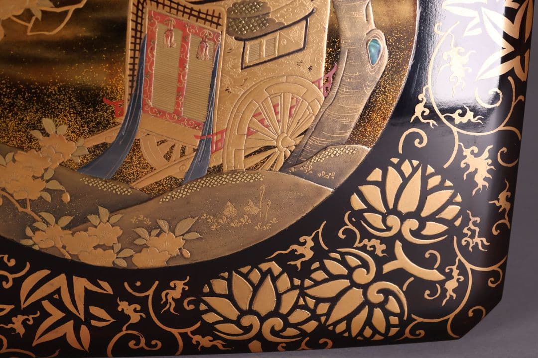 【MA693】加賀蒔絵 饅羹重 御所車 葵唐草 蝶 金蒔絵 螺鈿 木製 饅頭箱