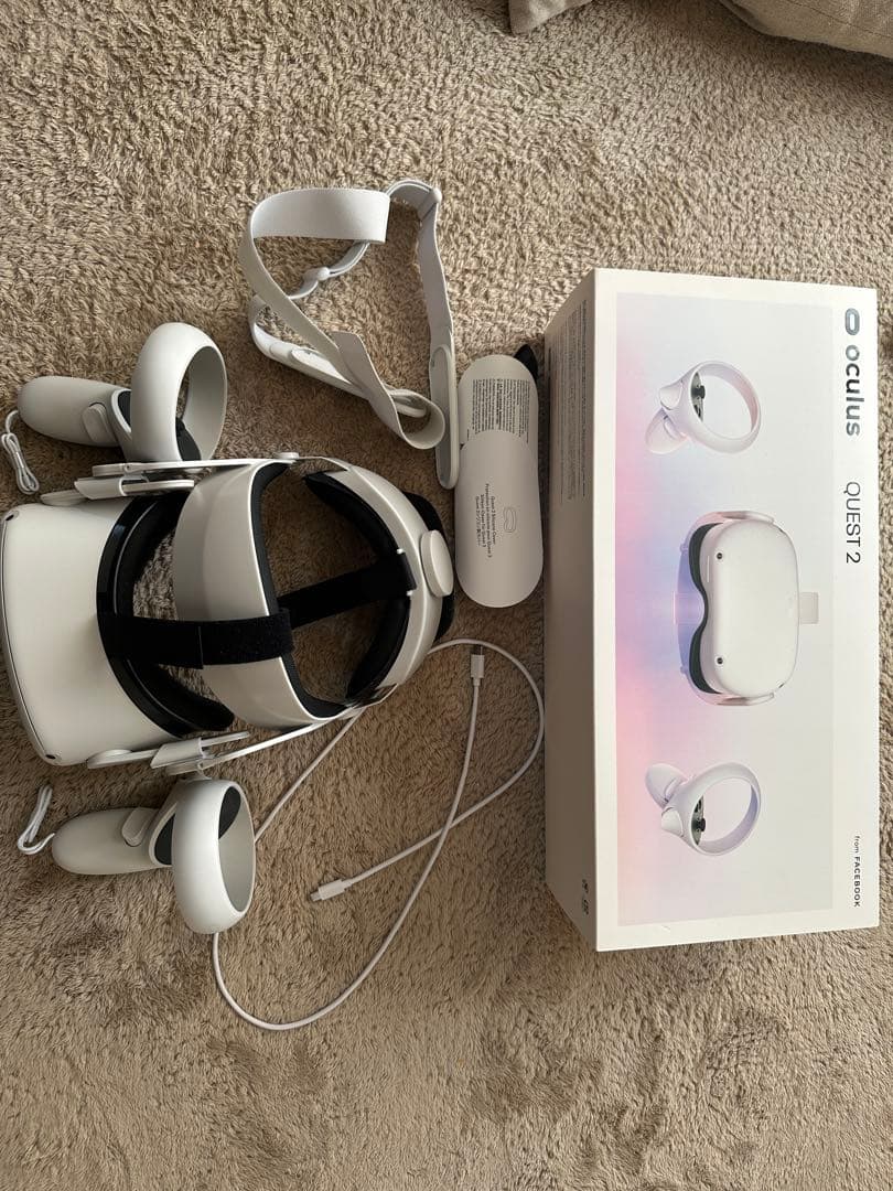  Quest 2 VRヘッドセットとコントローラー
