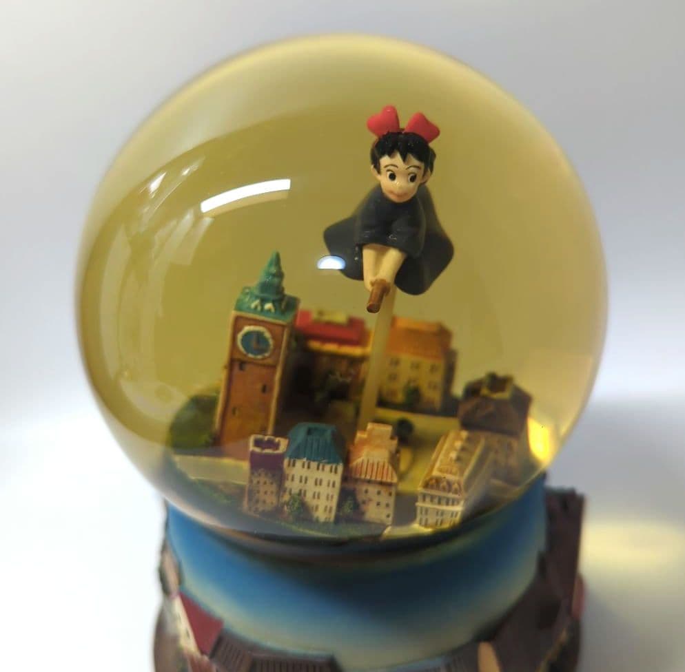 魔女の宅急便　ウォーターボール　スノードーム　キキ　コリコの街並み