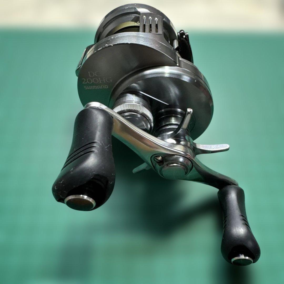 シマノ 20カルカッタコンクエストDC 200HG 右ハンドル