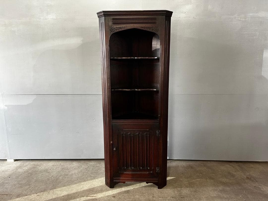 イギリスヴィンテージ コーナーカップボード コーナーキャビネット 食器棚 飾棚