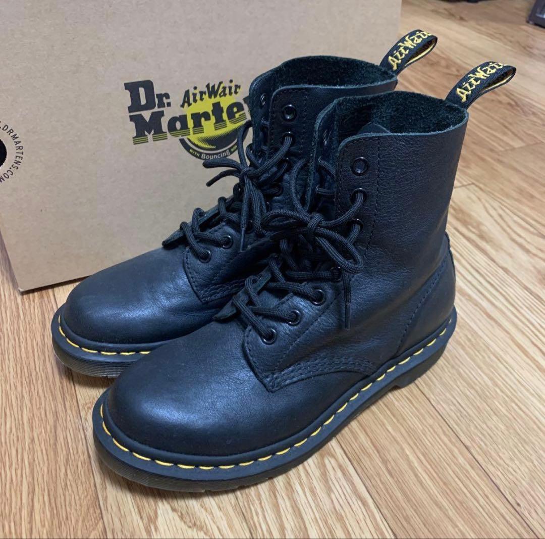 Dr. Martens ブラックレースアップブーツ