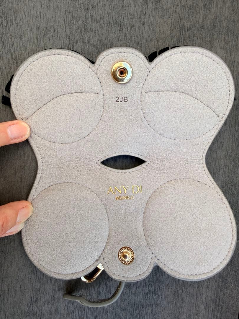 ANY DI サングラスホルダー