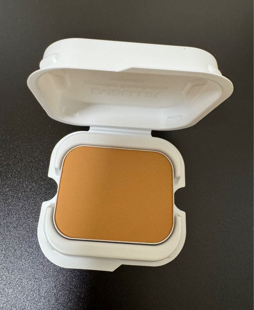 MENARD EMBELLIR パウダーファンデーション 52Y