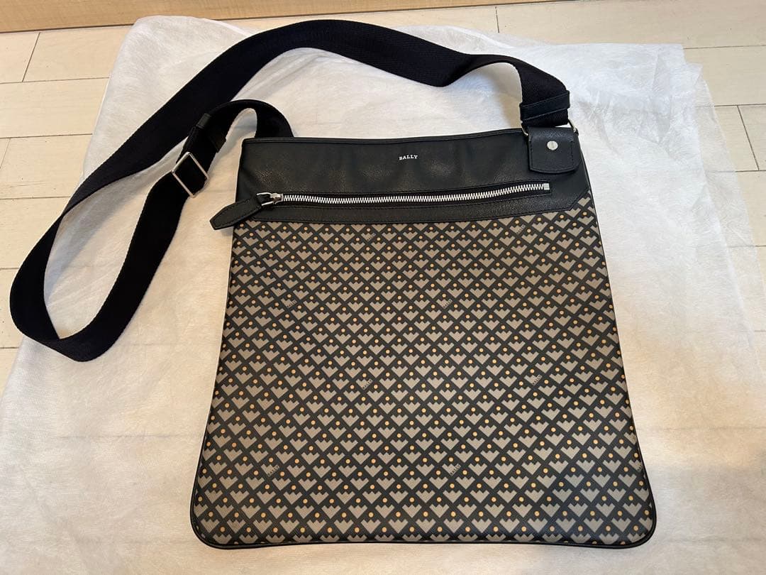 【超レア】BALLY ショルダーバッグ