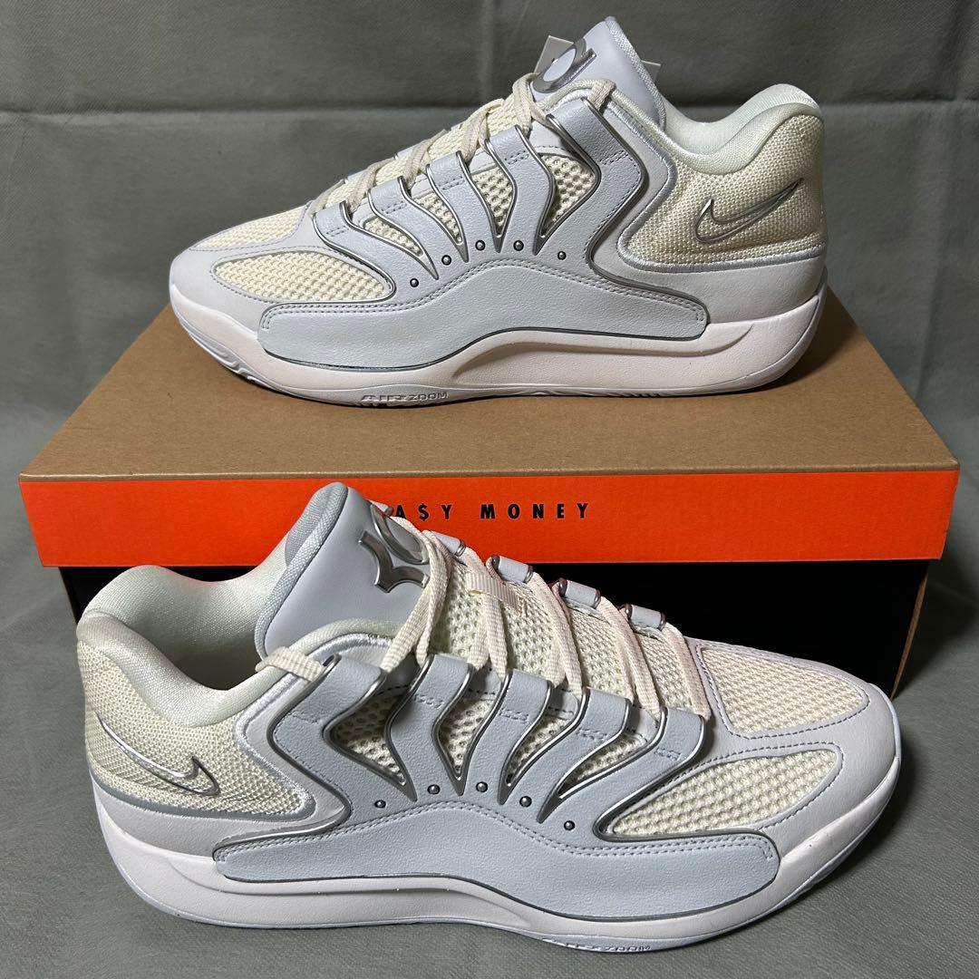 ナイキ　KD18 グレー　ホワイト　シルバー　ケビンデュラント　バッシュ　白