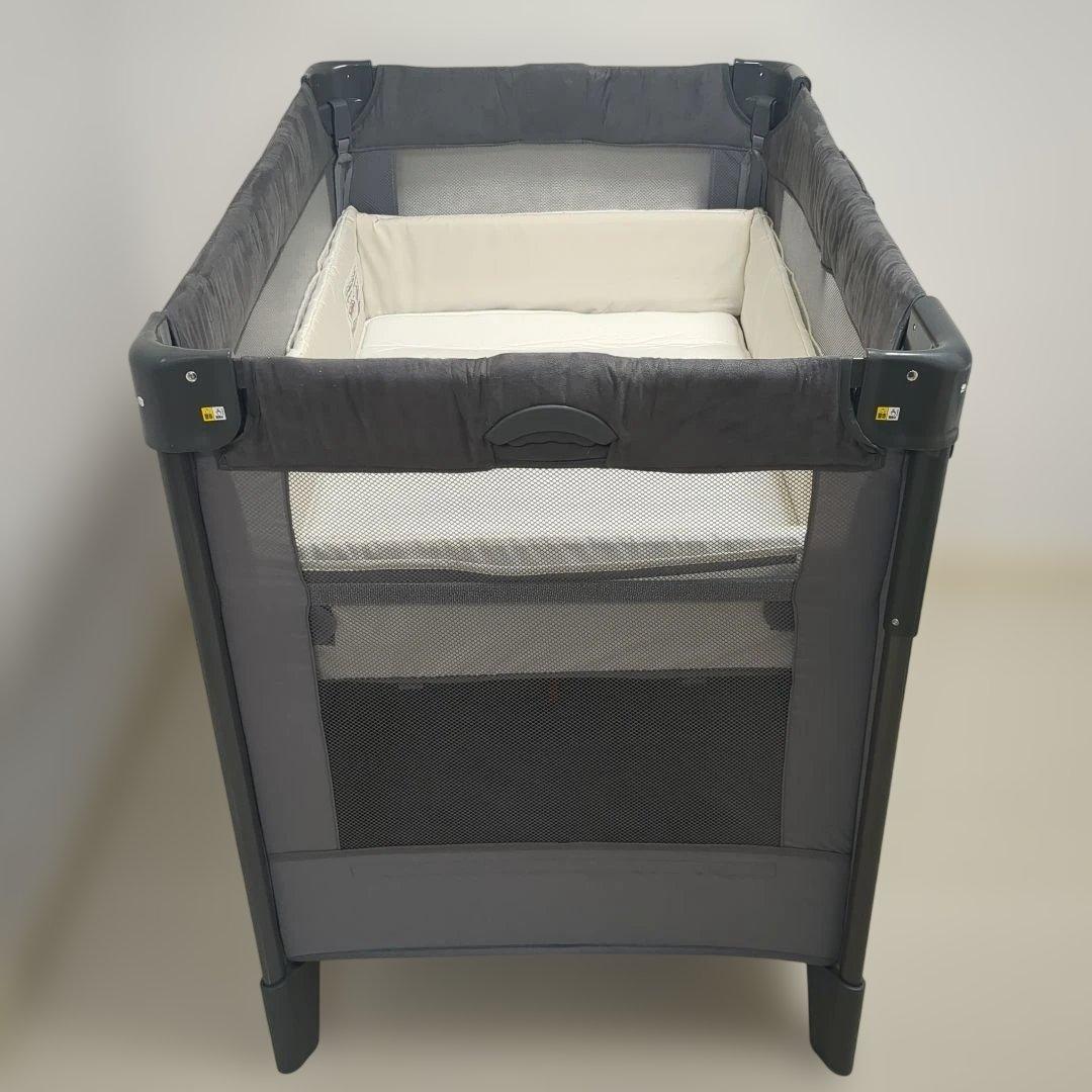 アップリカ　ココネルエアープラス　ベビーベッド　グレー　保存袋付き