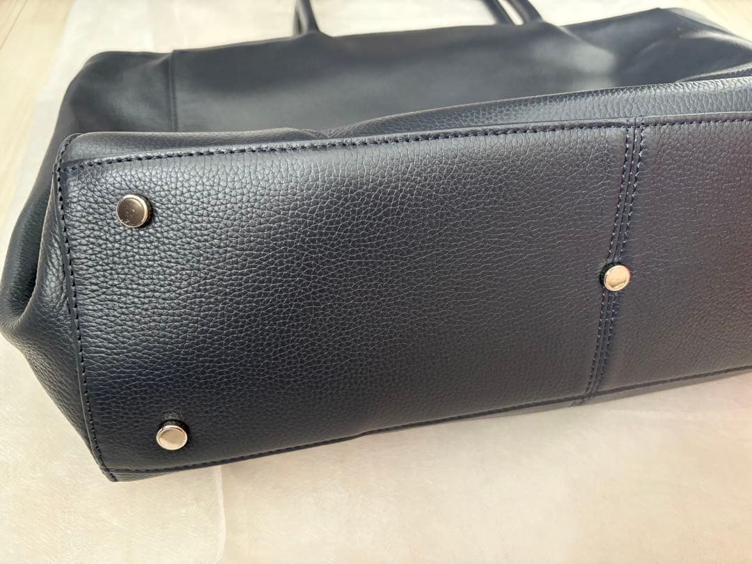 SONNE レザービジネストート 美品 ネイビーカラー