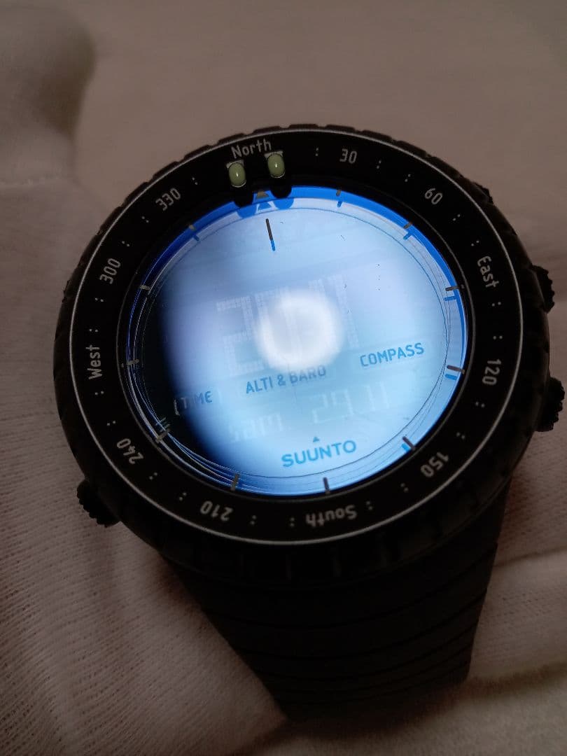 SUUNTO CORE　コア　アウトドア時計　ALL BLACK　未使用に近い