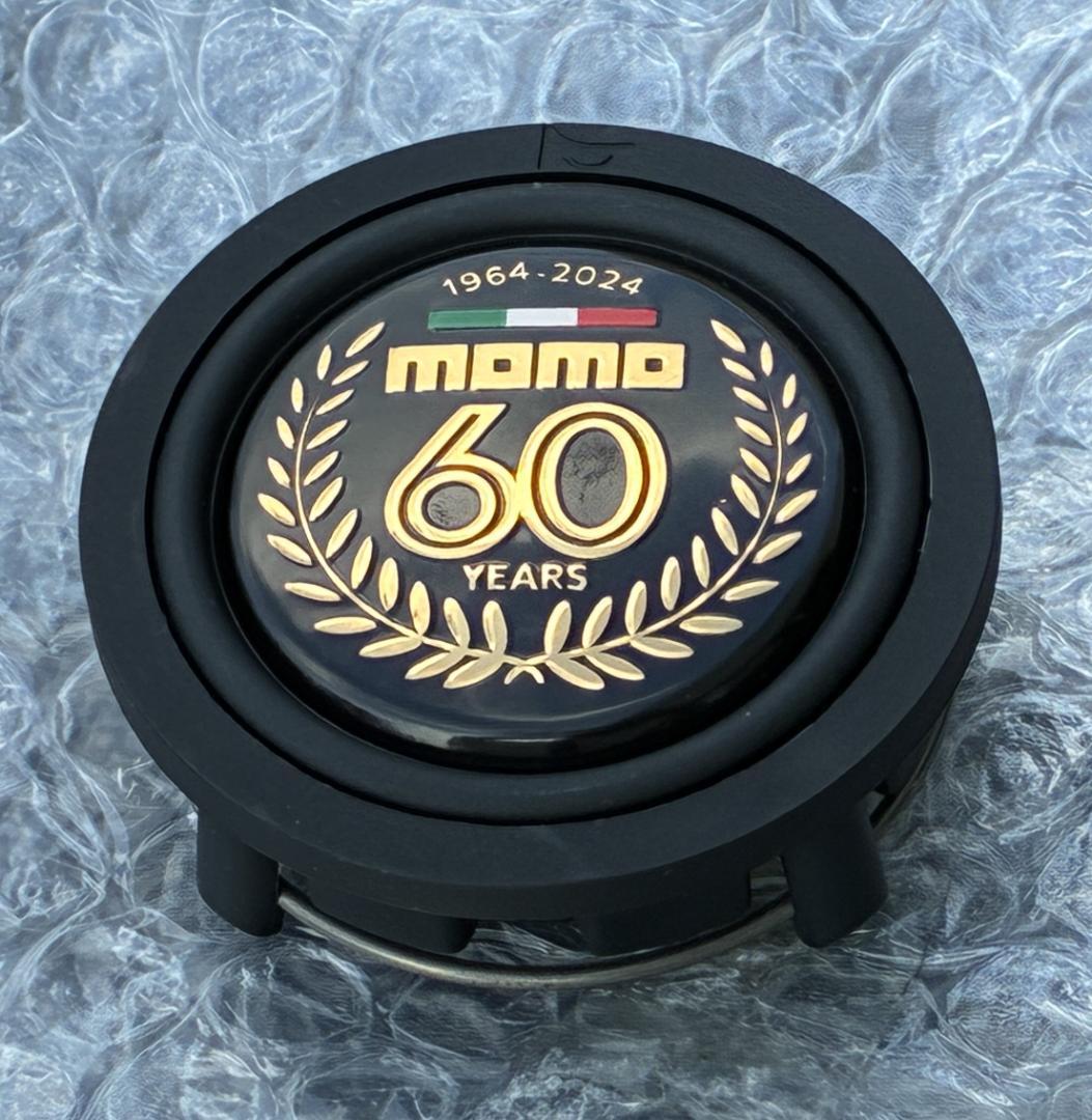 ★最終販売価格★MOMOステアリング35㎝レザーブラックMOMO60周年記念