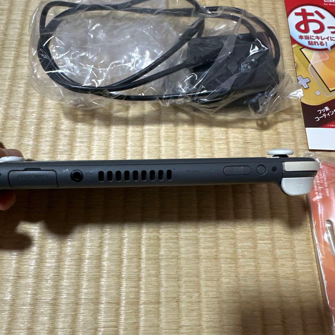 Nintendo　switchライト　箱付き　ジャンク品