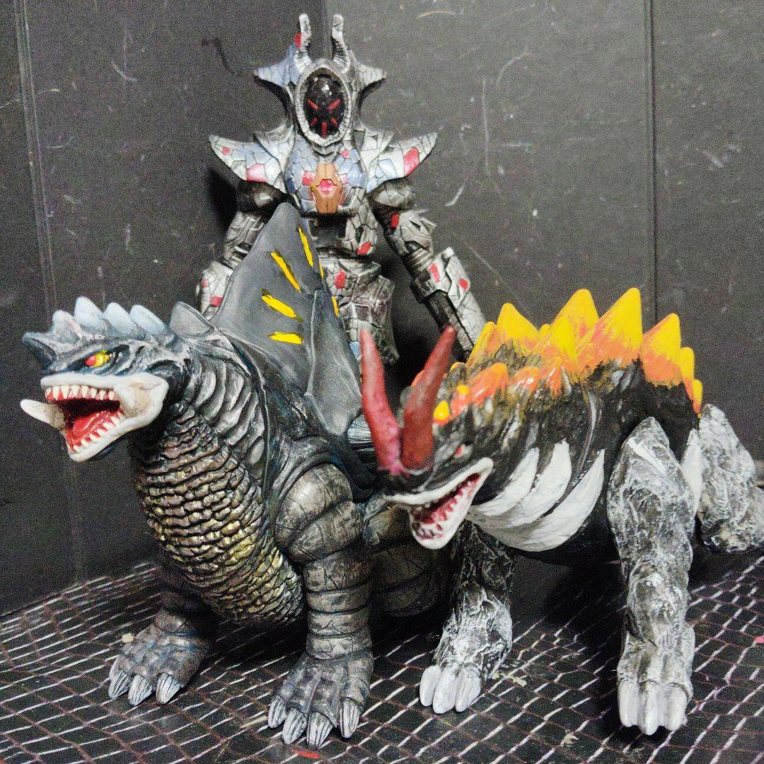 シャーク尊ウルトラ怪獣旧型ソフビガグマβ.ゾンネル.デスフェイサー