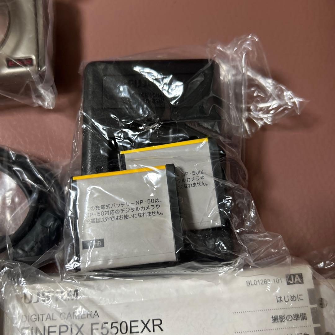FUJIFILM FINEPIX F550EXR 本体