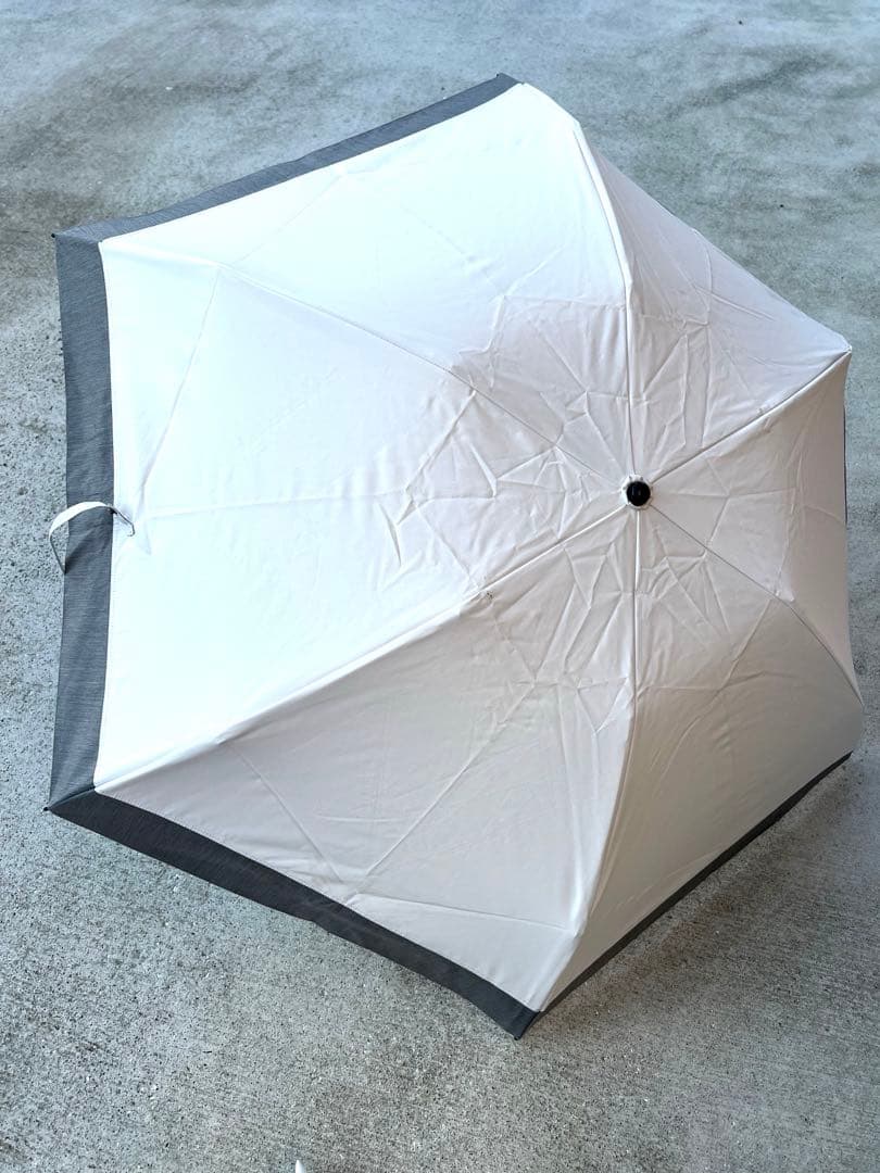 週末限定特価　サンバリア100 三段折り折りたたみ日傘 ホワイト　グレー　コンビ