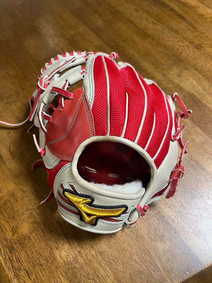 ミズノプロ軟式用坂本モデル左利き内野手用グローブ