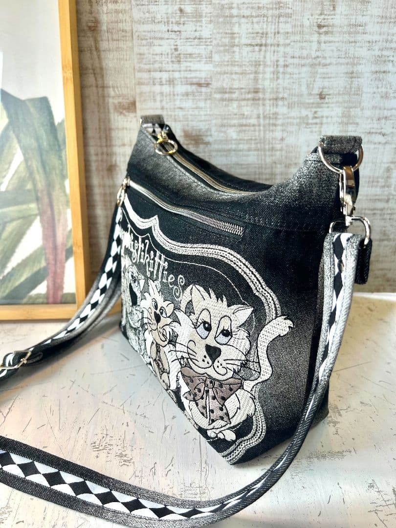 ロラライハリス♡ブラックグラデデニム♡刺繍のふんわり軽量ショルダーバッグ