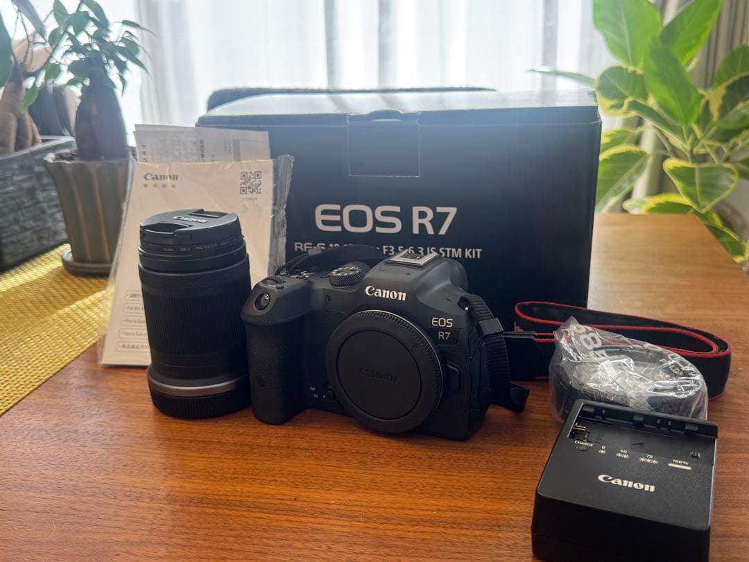 Canon EOS R7 ミラーレス一眼 レンズ付き