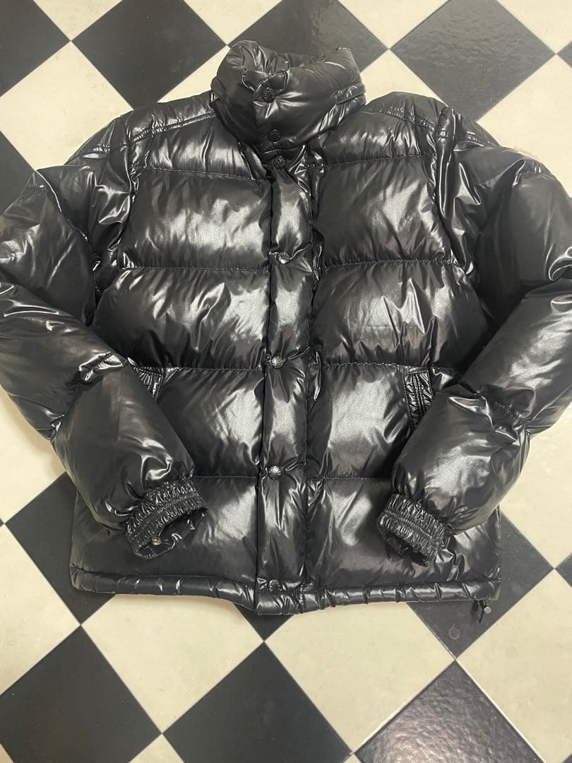 モンクレール　エバー　シャイニーブラック　サイズ1 袖のゴムの伸び少