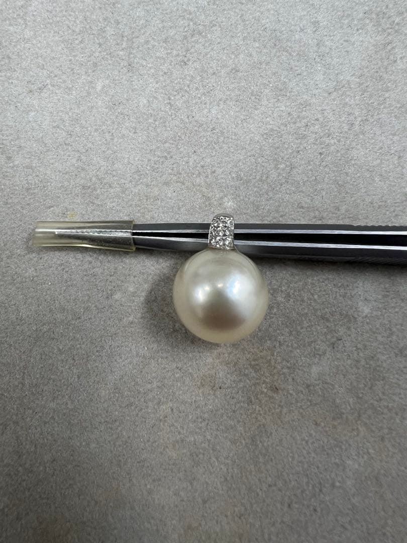 南洋白蝶真珠パールペンダントトップ　13.8mm ホワイトカラー　Pt900製