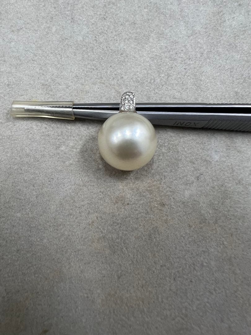 南洋白蝶真珠パールペンダントトップ　13.8mm ホワイトカラー　Pt900製