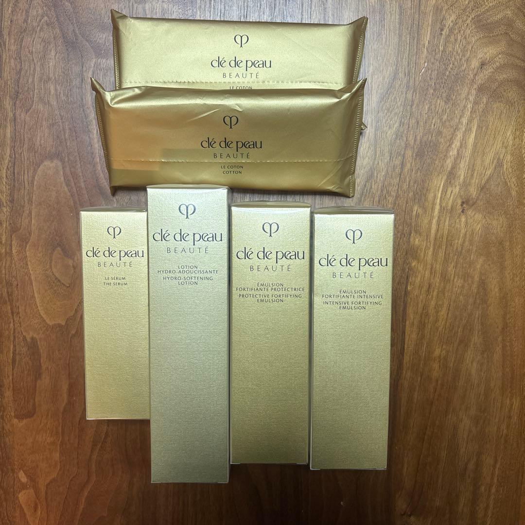 clé de peau 美容液 化粧水　乳液　コットン