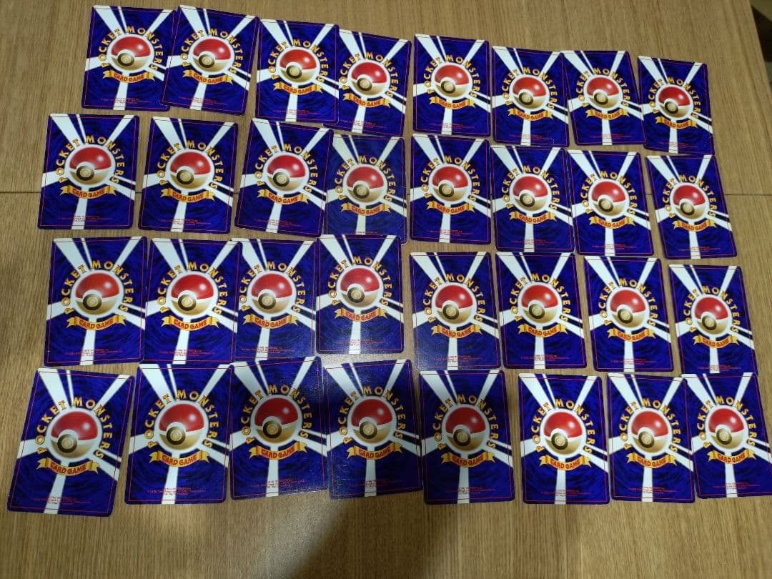 価格交渉可能　ポケモンカードとメダルセット大量初期　初版　旧裏　コロコロ限定