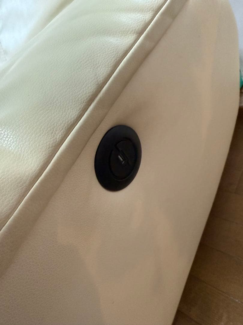 ホワイトレザー自動リクライニングソファ