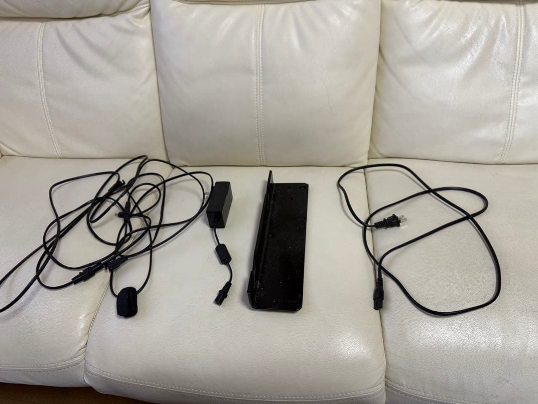 ホワイトレザー自動リクライニングソファ