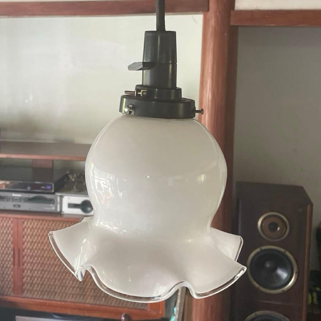 美品　ガラス　ヴィンテージ　ペンダントライト　乳白　フリル　天井照明